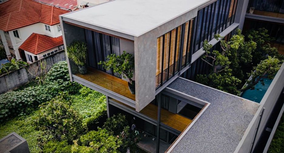 For sale 4 ベッドルーム house in Lat Phrao, Bangkok