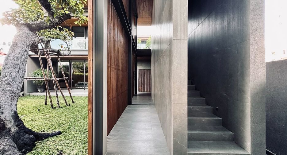 For sale 4 ベッドルーム house in Lat Phrao, Bangkok