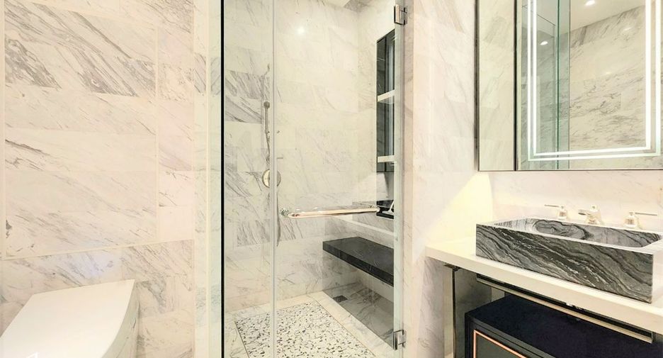 For rent 3 bed condo in Khlong San, Bangkok