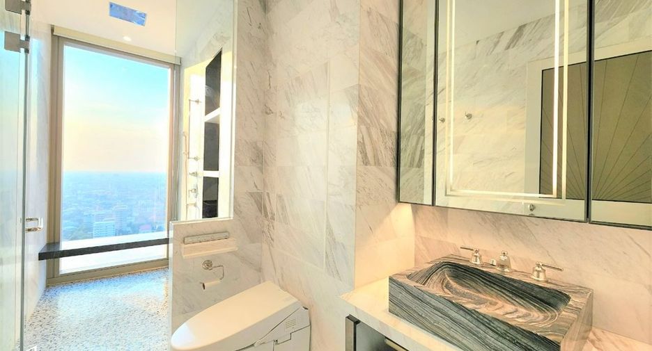 For rent 3 bed condo in Khlong San, Bangkok