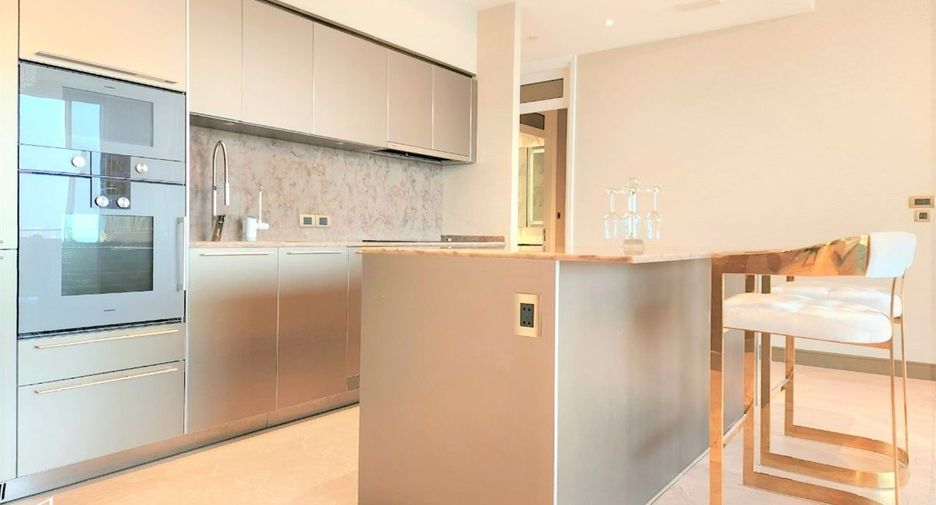 For rent 3 bed condo in Khlong San, Bangkok