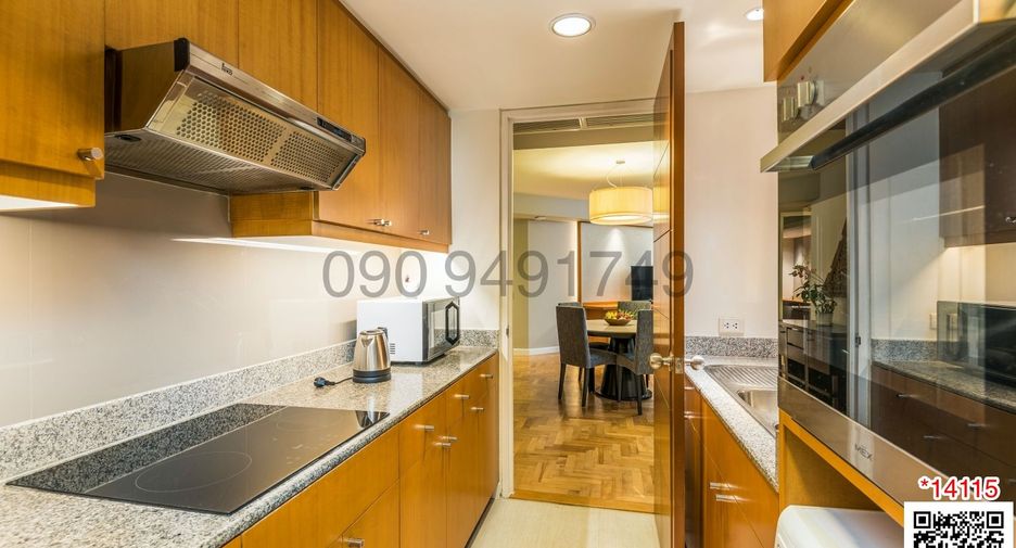 For rent 2 bedrooms condo in Yan Nawa, Bangkok