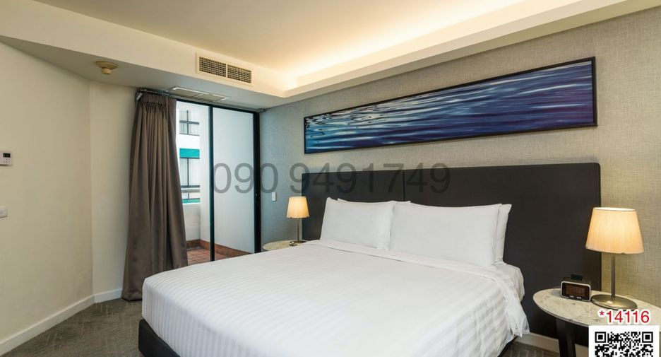 For rent 3 bedrooms condo in Yan Nawa, Bangkok