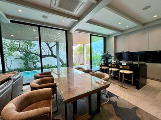 For rent そして for sale 4 Beds house in Khlong Toei, Bangkok