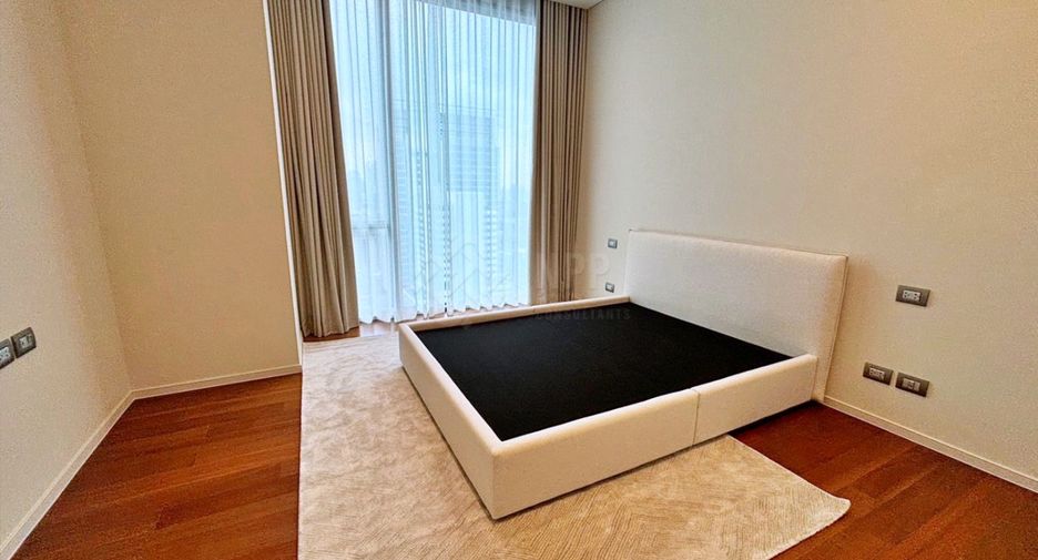 For rent 2 bedrooms condo in Pathum Wan, Bangkok