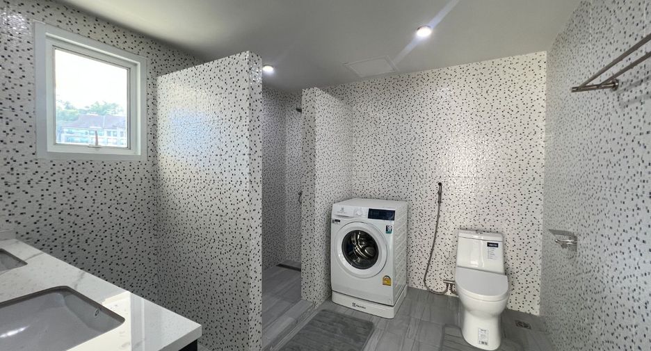 For rent and for sale 3 bedrooms condo in Bang Lamung, Chonburi