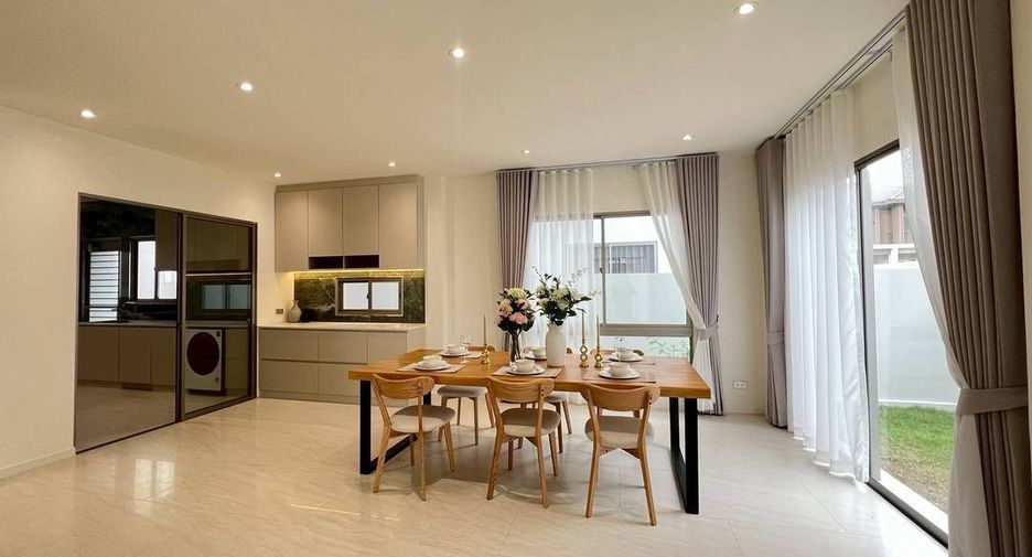 For rent and for sale 4 bedrooms house in Bang Lamung, Chonburi