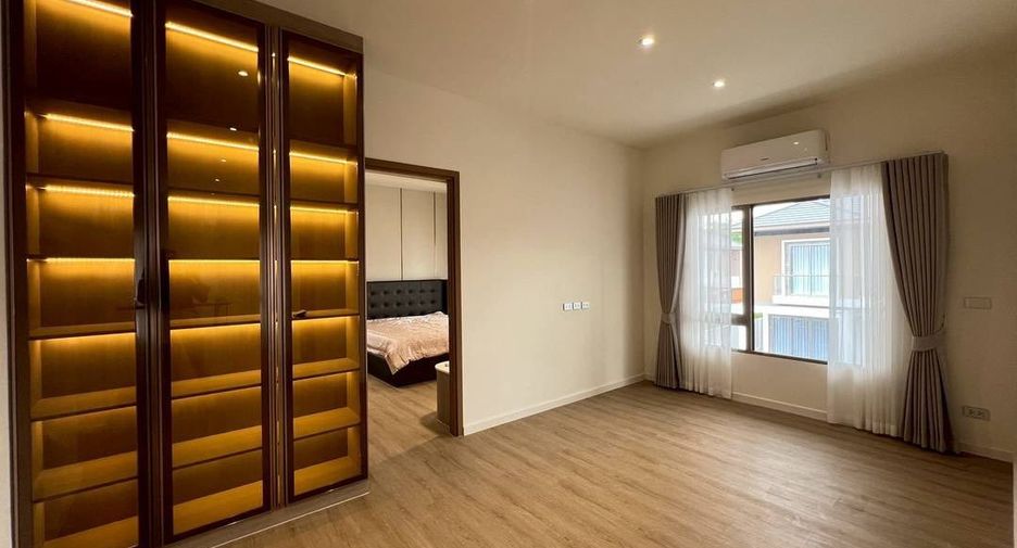 For rent and for sale 4 bedrooms house in Bang Lamung, Chonburi