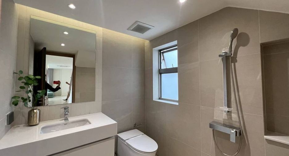 For rent and for sale 4 bedrooms house in Bang Lamung, Chonburi