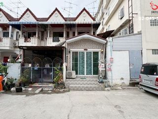 For sale 3 bed townhouse in Bang Phli, Samut Prakan
