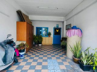 Casa adosada en venta de 2 habitaciones en Min Buri, Bangkok