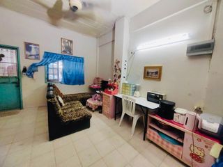 Casa adosada en venta de 2 habitaciones en Min Buri, Bangkok