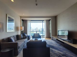 À louer 3 chambres appartement avec services à Khlong Toei, Bangkok