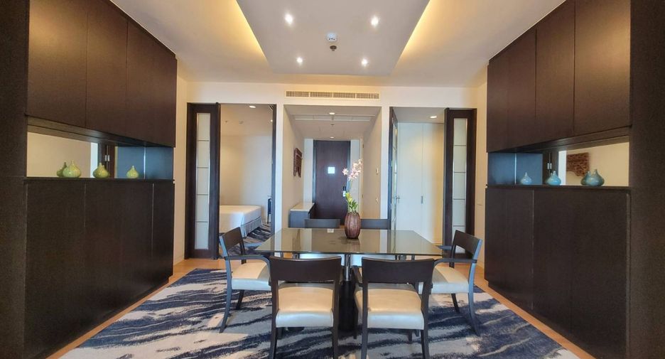 For rent 3 ベッドルーム serviced apartment in Khlong Toei, Bangkok