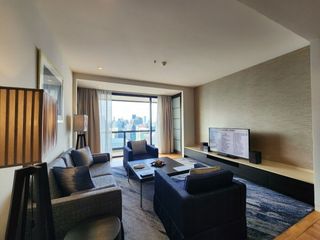 À louer 3 chambres appartement avec services à Khlong Toei, Bangkok