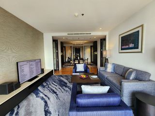 À louer 3 chambres appartement avec services à Khlong Toei, Bangkok