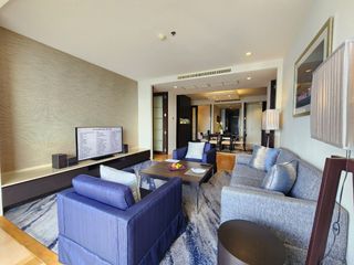 À louer 3 chambres appartement avec services à Khlong Toei, Bangkok