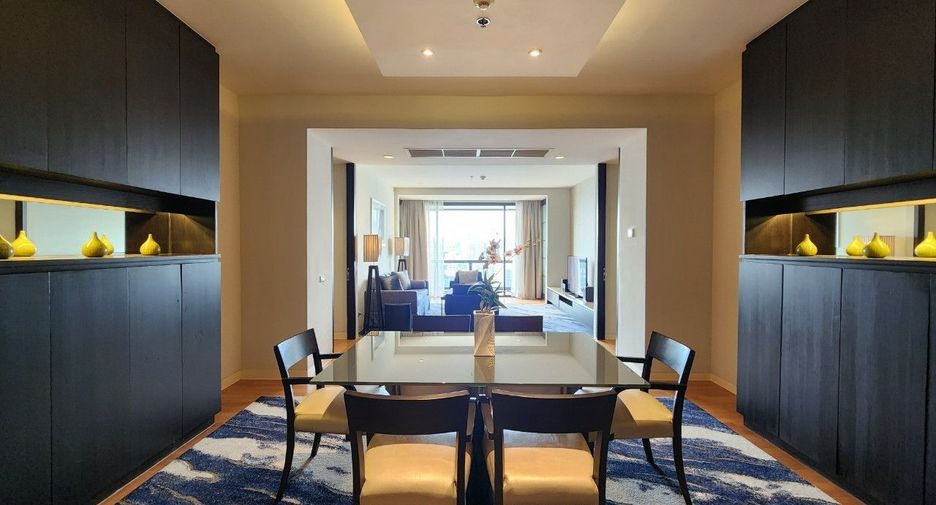 Apartamento con servicios en alquiler de 3 habitaciones en Khlong Toei, Bangkok