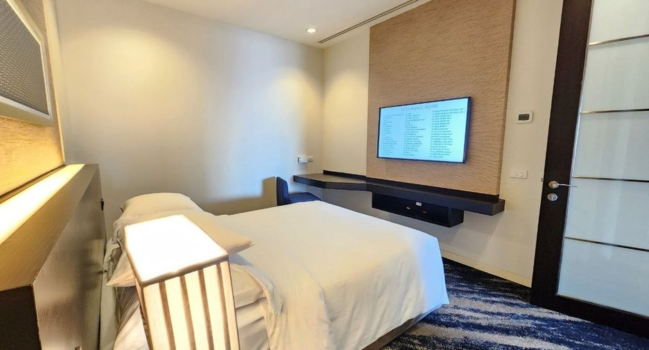 Apartamento con servicios en alquiler de 3 habitaciones en Khlong Toei, Bangkok