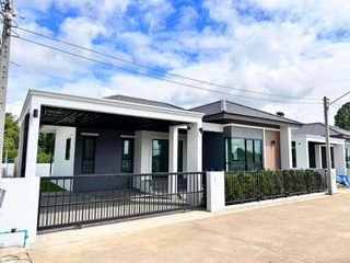 For sale 3 bedrooms house in Mueang Lamphun, Lamphun