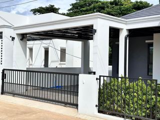 For sale 3 bedrooms house in Mueang Lamphun, Lamphun