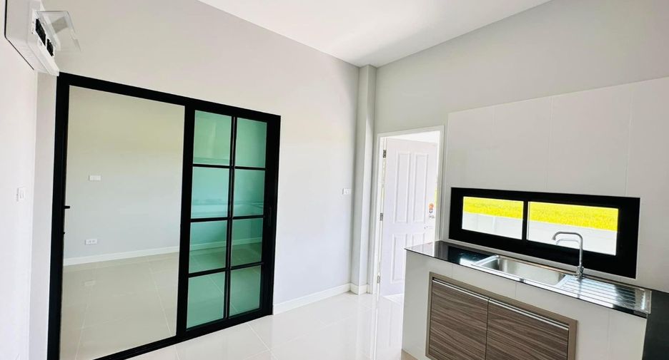 For sale 3 bedrooms house in Mueang Lamphun, Lamphun