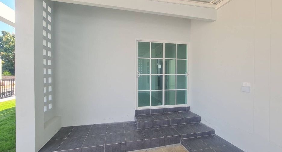 For sale 3 bedrooms house in Mueang Lamphun, Lamphun