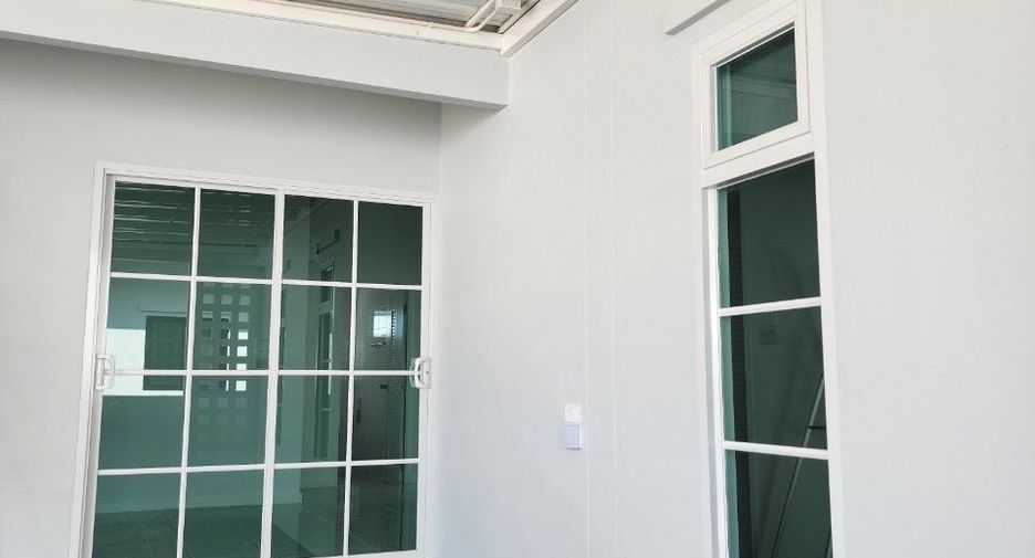 For sale 3 bedrooms house in Mueang Lamphun, Lamphun