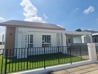 For sale 3 bedrooms house in Mueang Lamphun, Lamphun