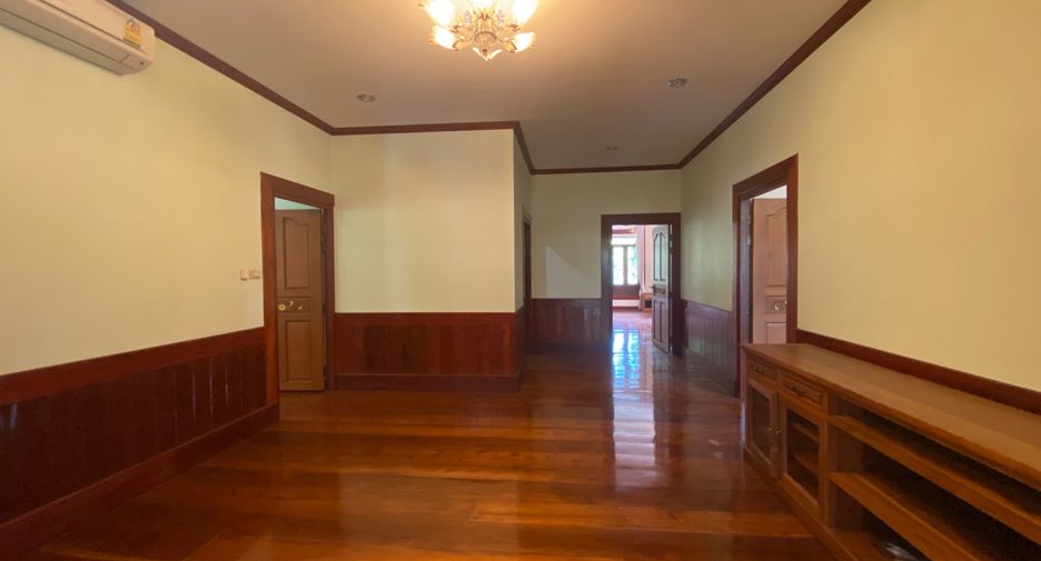 For rent 4 bedrooms house in San Sai, Chiang Mai