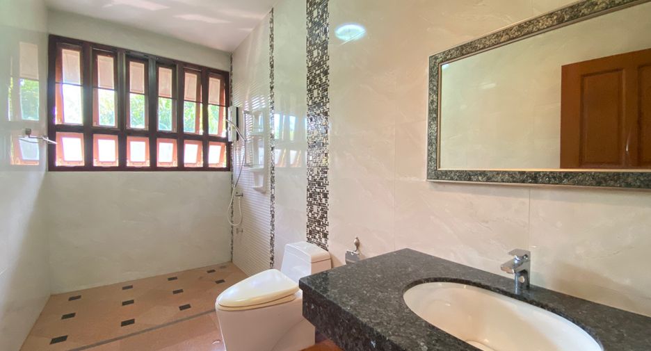 For rent 4 bedrooms house in San Sai, Chiang Mai