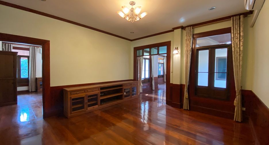 For rent 4 bedrooms house in San Sai, Chiang Mai