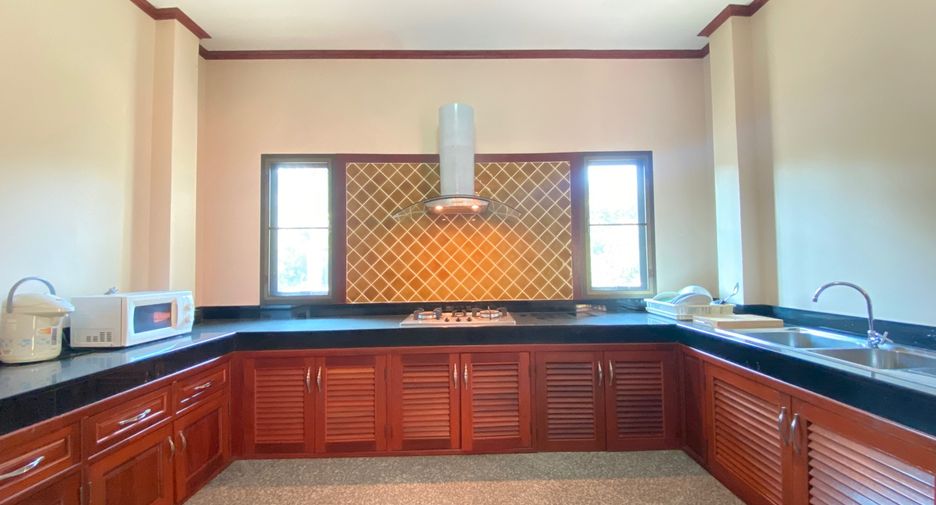 For rent 4 bedrooms house in San Sai, Chiang Mai
