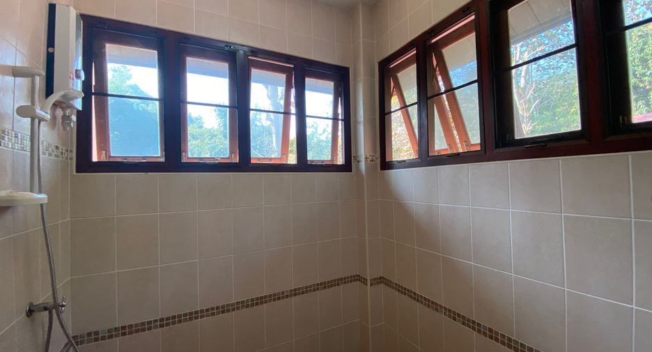For rent 4 bedrooms house in San Sai, Chiang Mai