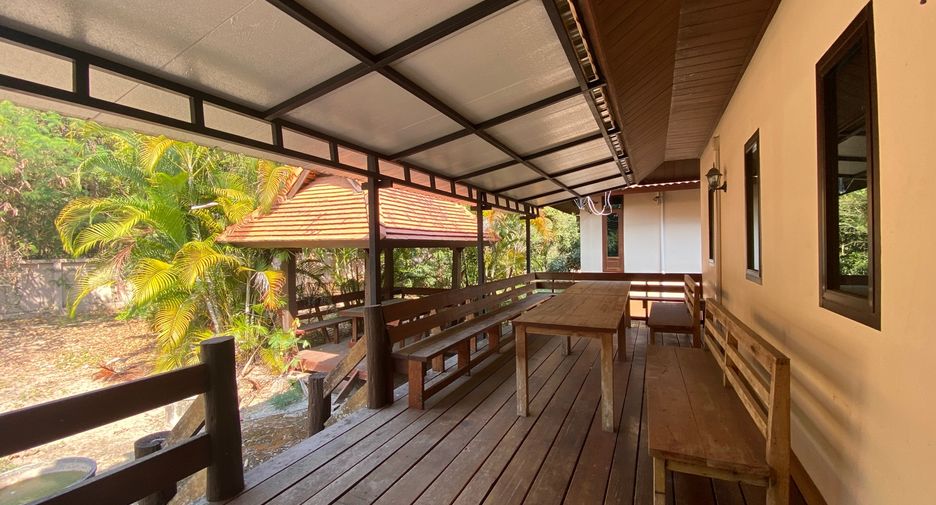 For rent 4 bedrooms house in San Sai, Chiang Mai