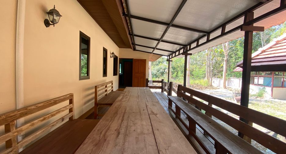 For rent 4 bedrooms house in San Sai, Chiang Mai