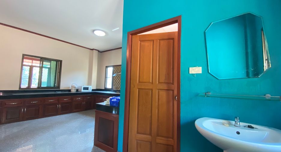 For rent 4 bedrooms house in San Sai, Chiang Mai