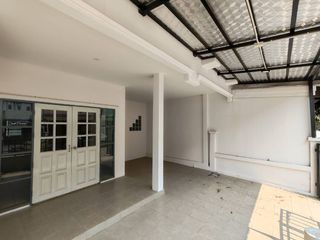 For sale 6 bed townhouse in Thanyaburi, Pathum Thani