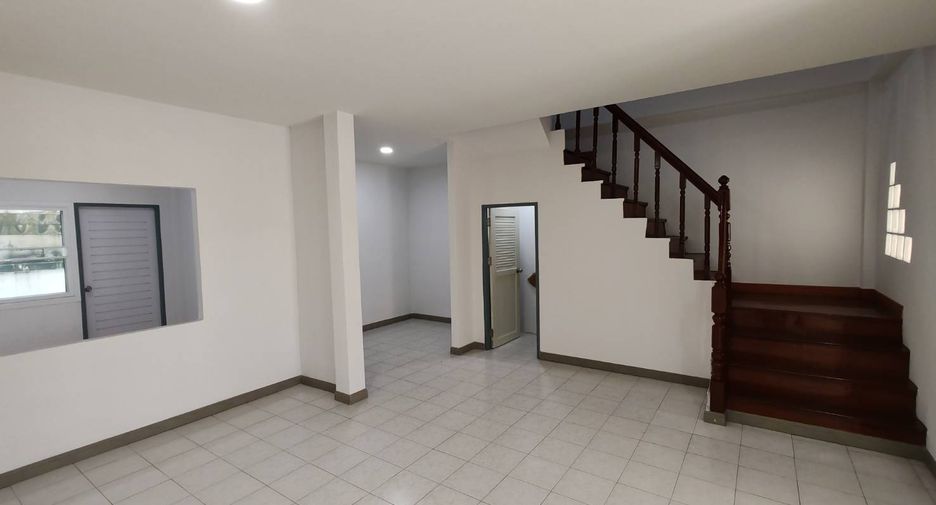 For sale 6 bedrooms townhouse in Thanyaburi, Pathum Thani