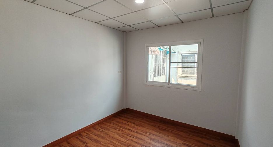 For sale 6 bedrooms townhouse in Thanyaburi, Pathum Thani