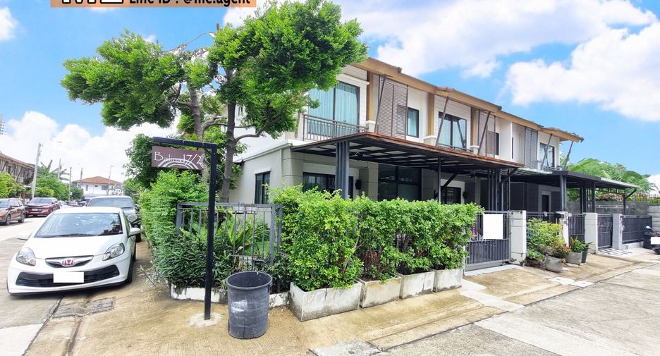 For sale 3 ベッドルーム townhouse in Suan Luang, Bangkok
