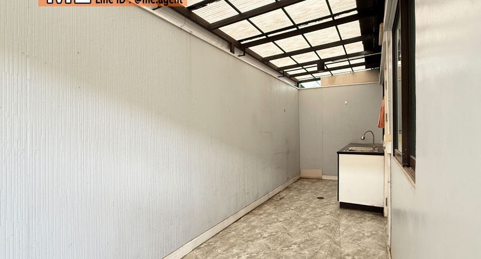 For sale 3 ベッドルーム townhouse in Suan Luang, Bangkok