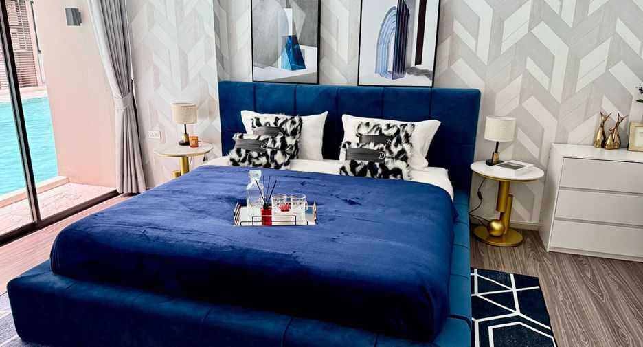 For rent 3 bedrooms condo in Khlong Toei, Bangkok