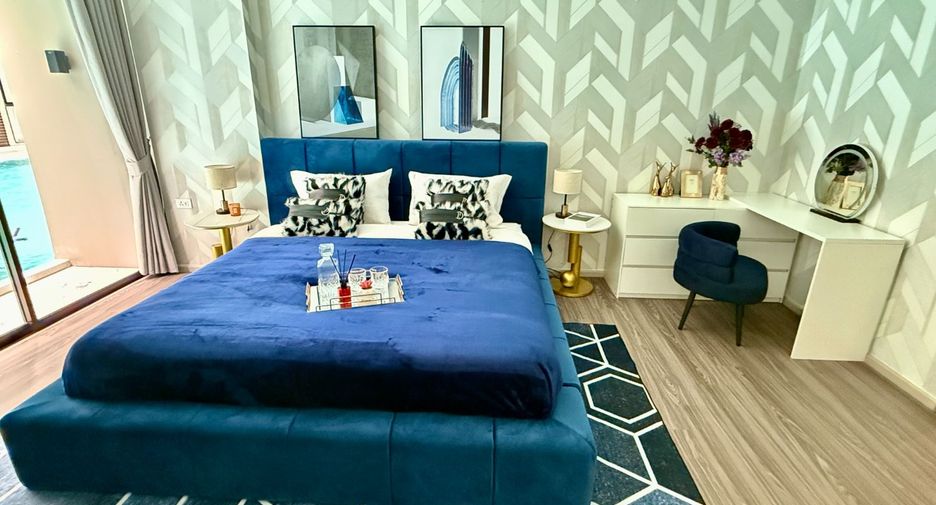 For rent 3 bedrooms condo in Khlong Toei, Bangkok