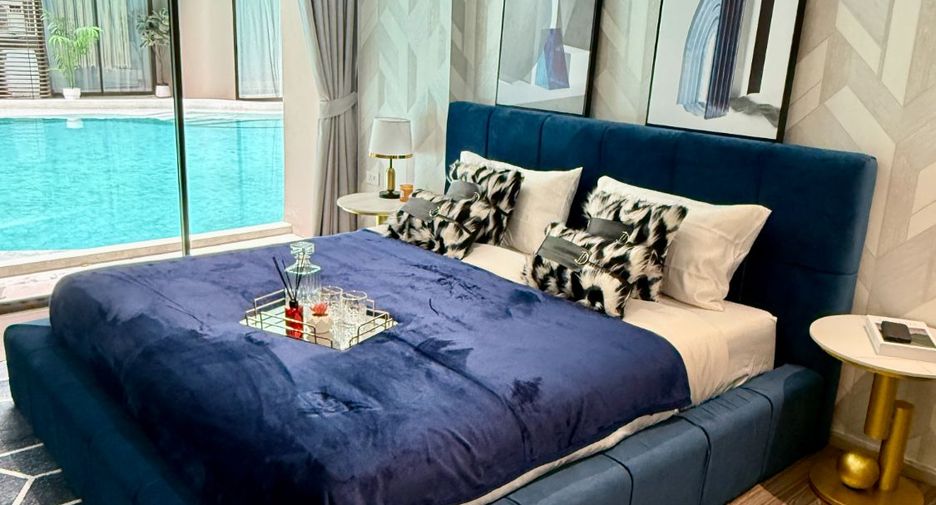 For rent 3 bedrooms condo in Khlong Toei, Bangkok