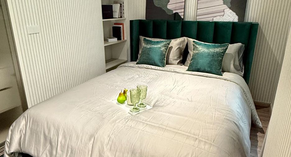 For rent 3 bedrooms condo in Khlong Toei, Bangkok