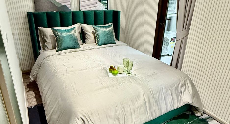 For rent 3 bedrooms condo in Khlong Toei, Bangkok