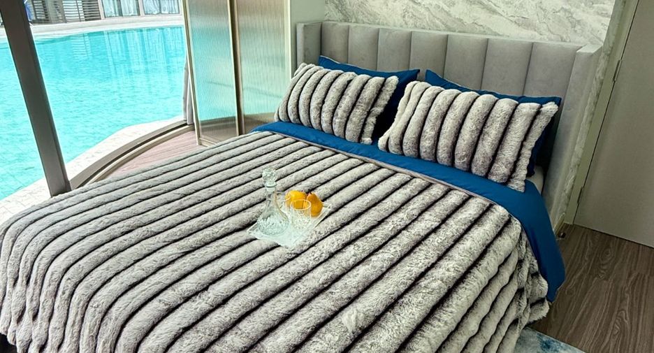 For rent 3 bedrooms condo in Khlong Toei, Bangkok