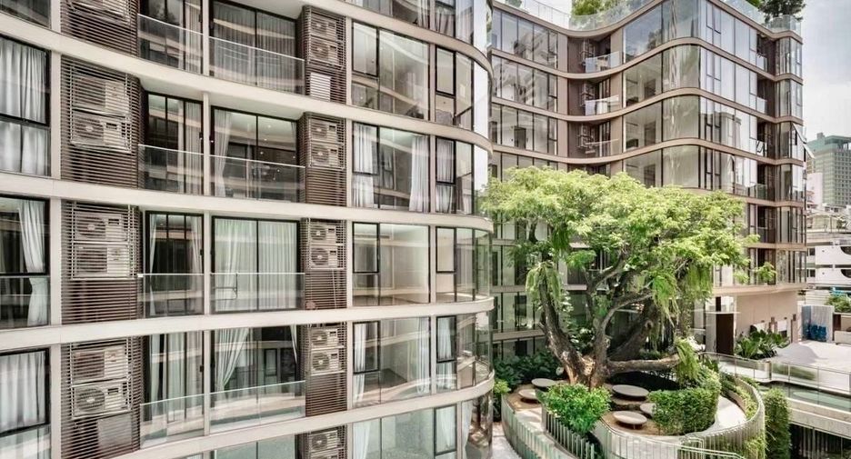 For rent 3 bedrooms condo in Khlong Toei, Bangkok