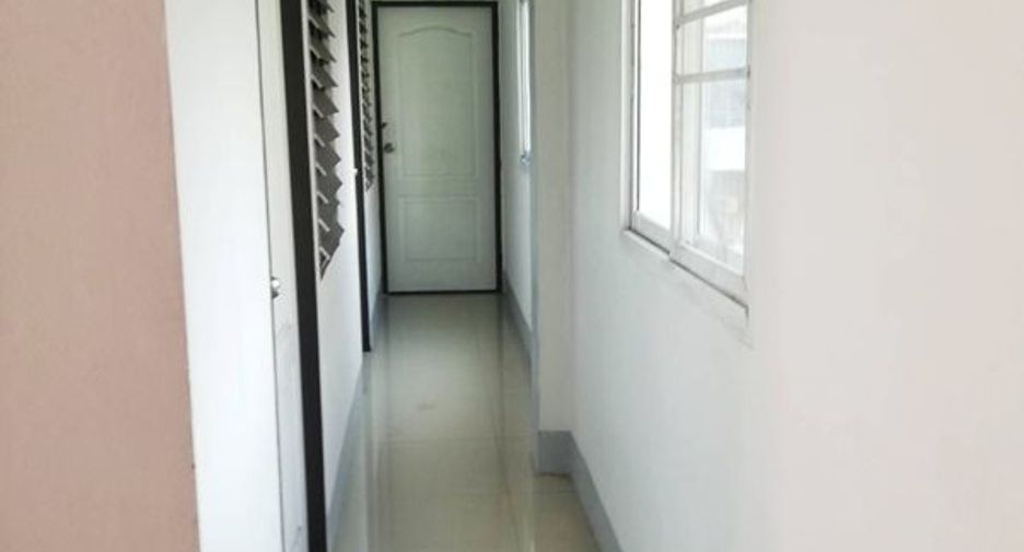 Gewerbefläche zur Miete mit 10 Zimmer in Watthana, Bangkok